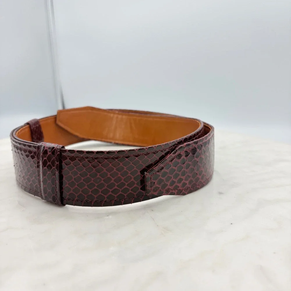 Alexis Kirk Reptile Belt Womens M Burgundy Snakeskin Vintage Waist Cinch 80s 90s